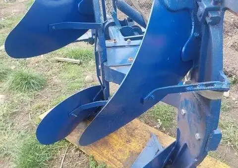 Vând plug reversibil pentru tractor – Stare perfectă de funcționare - 2/3