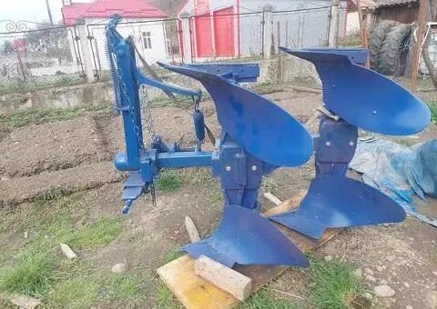 Vând plug reversibil pentru tractor – Stare perfectă de funcționare - 3/3