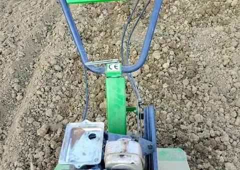 Vând Motocultor Briggs & Stratton - Stare bună de funcționare - 3/4