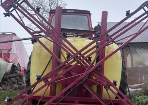 Vând mașină de erbicidat Hardi 850L, 12M - Reglaj hidraulic - 900 EUR - 1/3