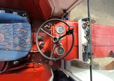 Tractor International 624 – Cutie Mecanică – Stare Bună – Priză Putere Dublă - 3/4