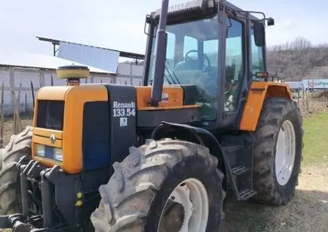 Tractor renault 133 54 Tz - 1/9