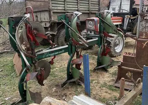 Vând Plug Reversibil Hidraulic – Stare Bună de Funcționare - 2/3