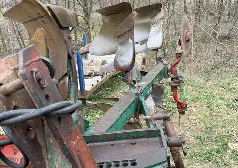 Vând Plug Reversibil Hidraulic – Stare Bună de Funcționare - 3/3