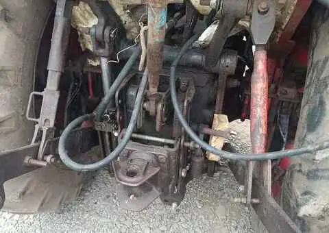 Tractor U650 din anul 2003 – Stare bună de funcționare - 2/4