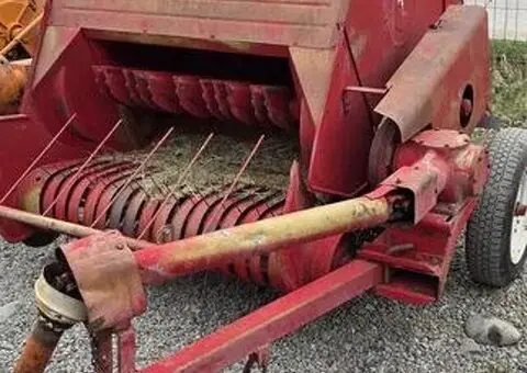 Balotieră mică deal și munte, funcționează de la 15 CP, probă lucru - 3/6