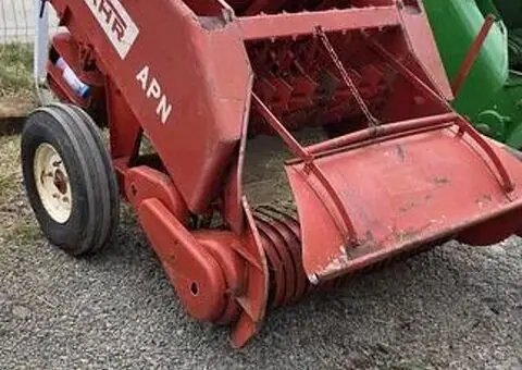 Balotieră mică deal și munte, funcționează de la 15 CP, probă lucru - 5/6