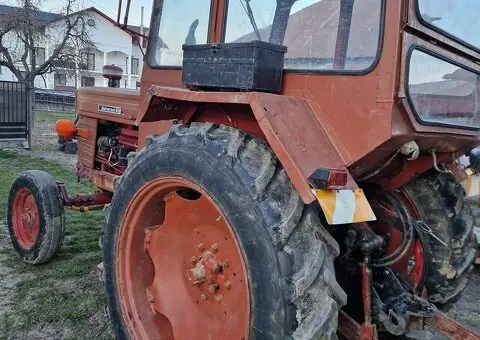 Tractor Universal 650 cu Carte RAR și Fiscal – Stare Perfectă – Decindeni - 2/6
