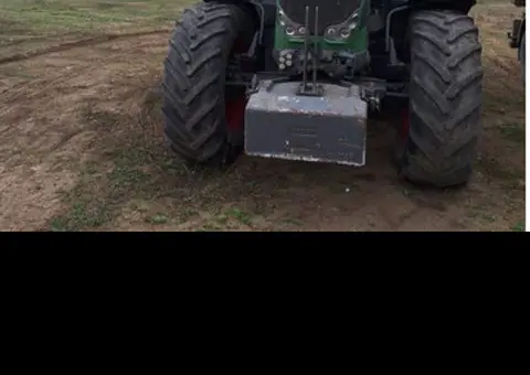Tractor FENDT 828 VARIO - 1/4