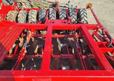 Semănătoare HORSCH PRONTO 6DC cu fertilizare - 4/5
